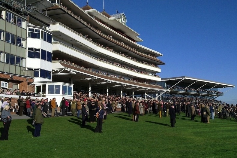 Newbury Racecourse crowds